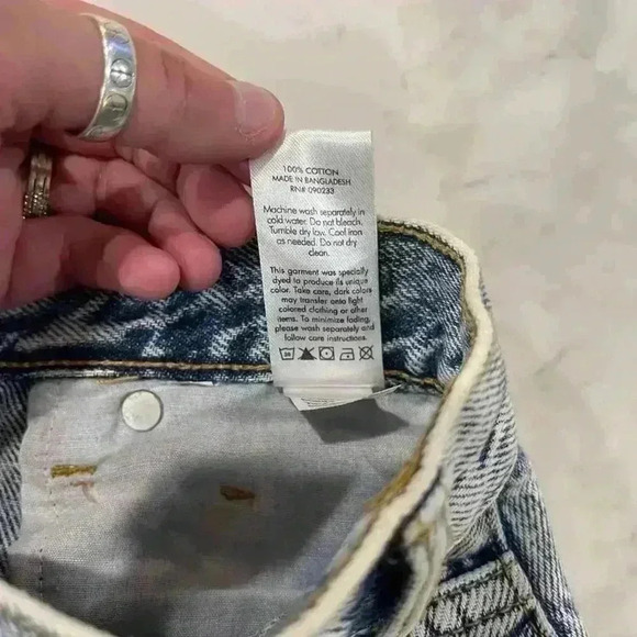 PacSun Vintage High Rise Denim Jean Distressed Shorts Women's Size 28 Button Fly - Picture 7 of 7